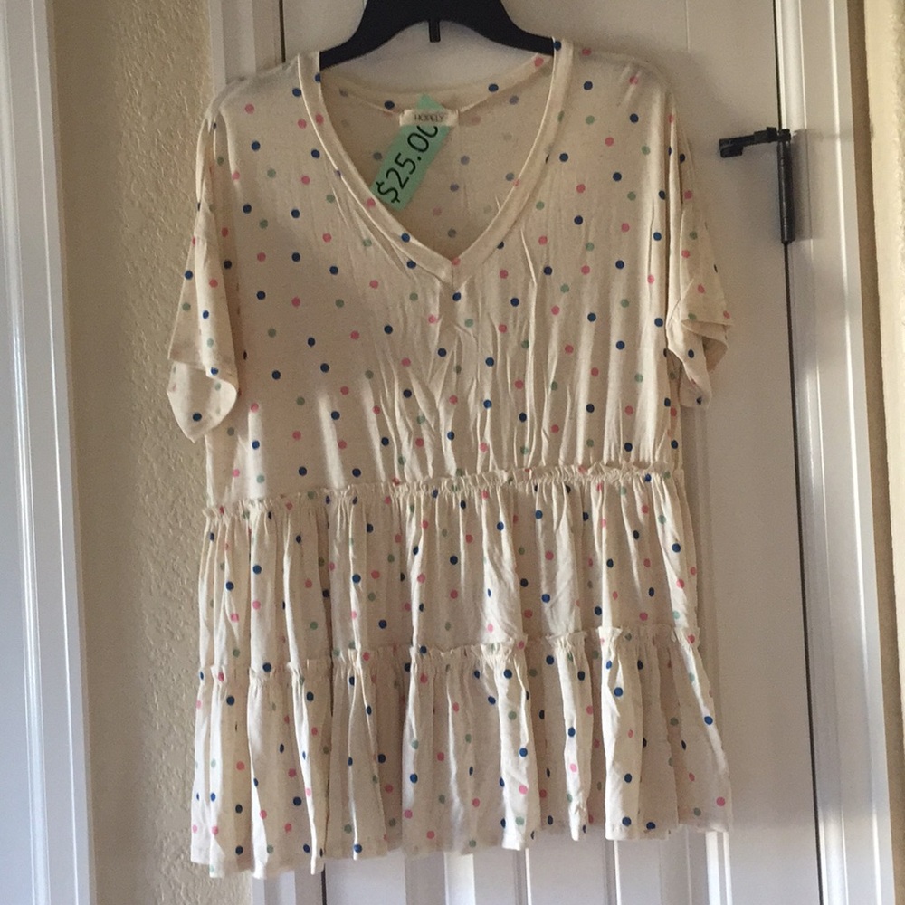 Cute polka dot top!